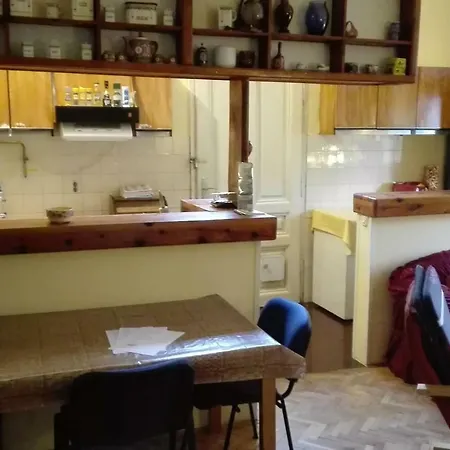 - Heart Of The City Center Apartment