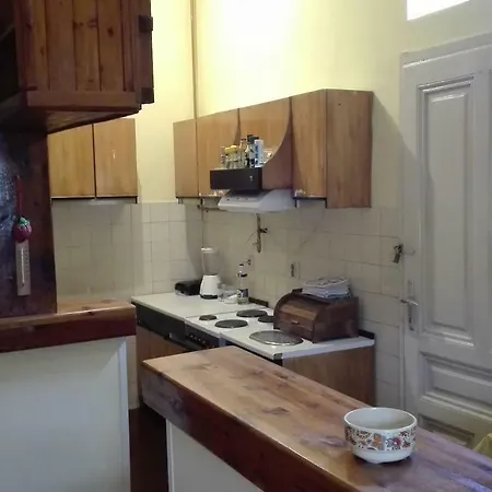 - Heart Of The City Center Apartment *